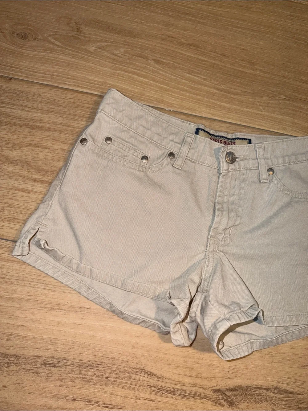 Paris Blues Cream low-Rise khaki shorts y2k style size 1